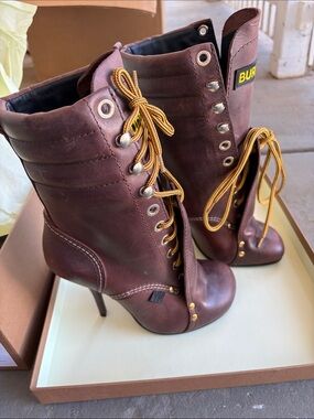 NWT Burberry Denison Lace-Up Stiletto Bootie Size 38